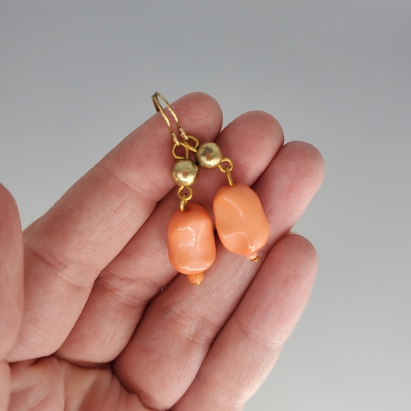 Goldtone Bangle and Peach Earring Set - Picture 6 of 9